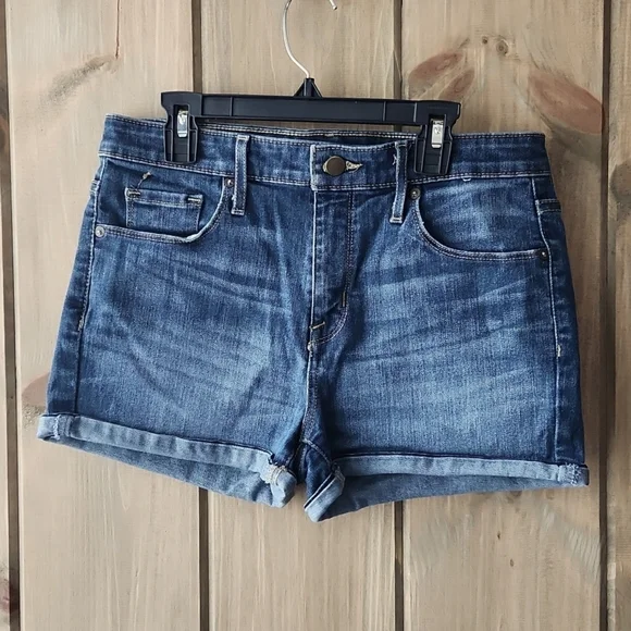 Mossimo High Rise Power Stretch Shorts - Size 8 - Picture 1 of 9